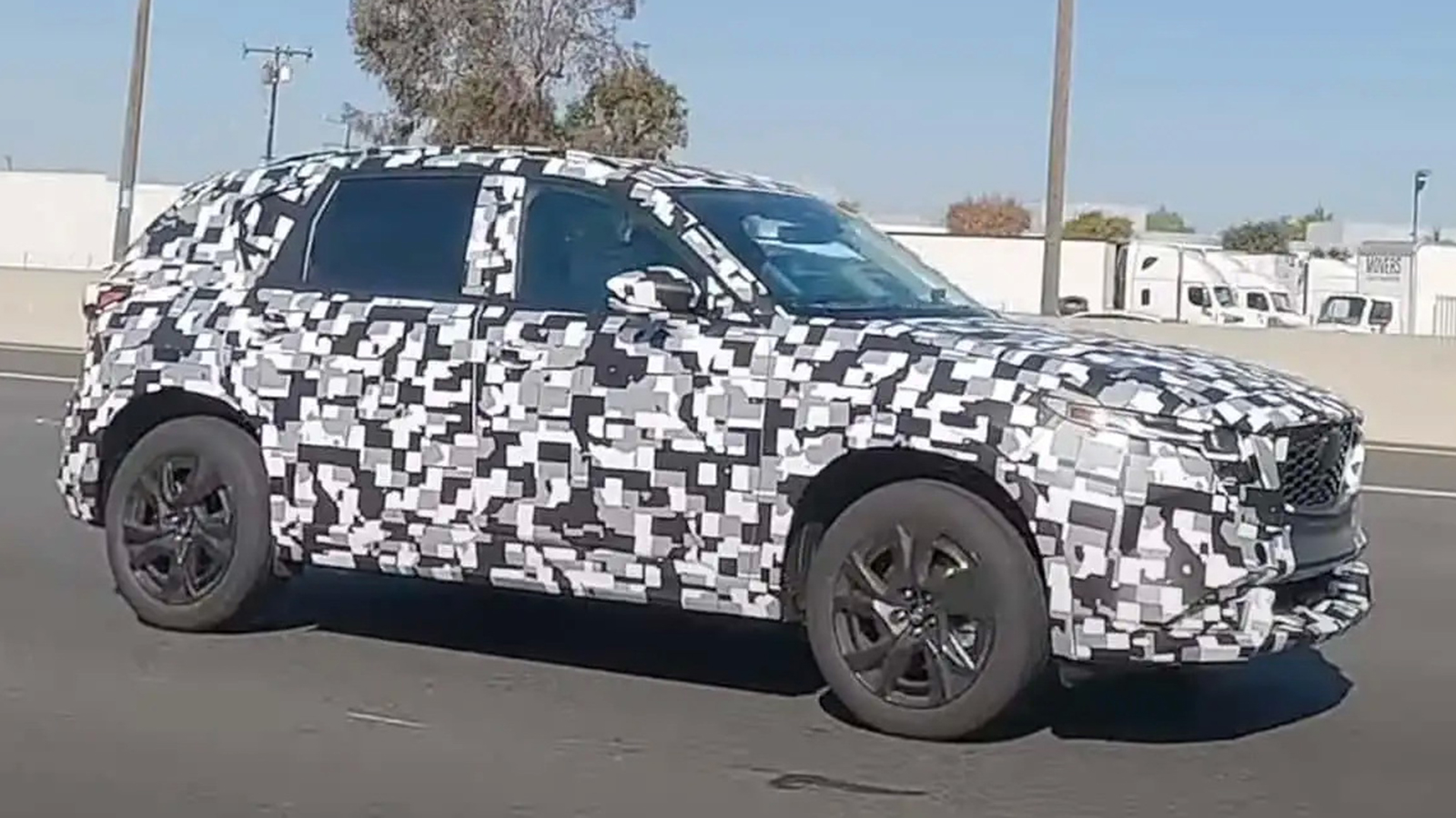 Εντοπίστηκε στο δρόμο το νέο, υβριδικό Mazda CX-5  